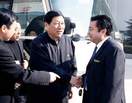 天下人大常委会副委员长张平