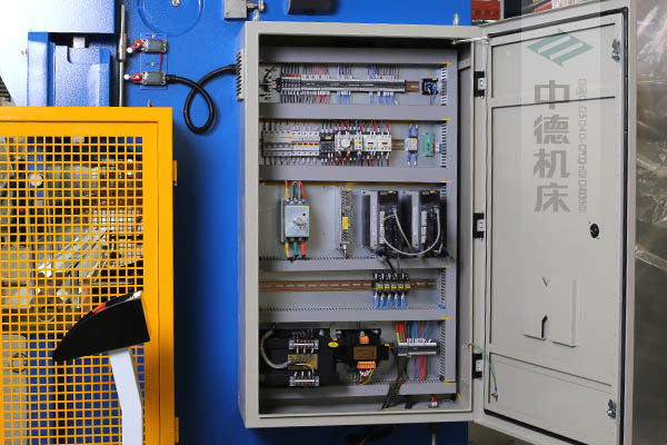 ZDPK-10032接纳法国入口施耐德元气件，不变耐用寿命长