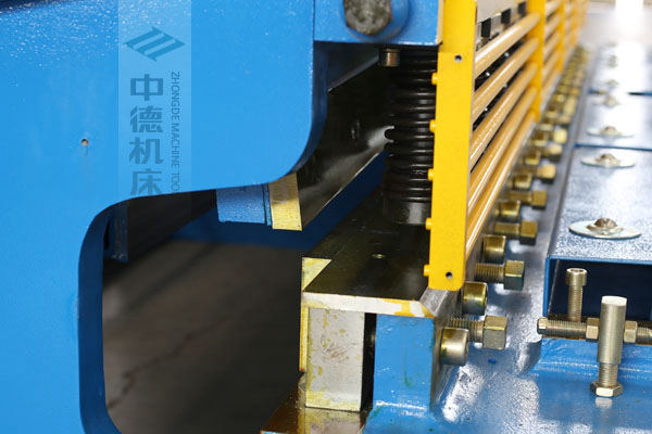 ZDS-632选用上海优良刀片,利用寿命更长.jpg ZDS-632选用上海优良刀片,利用寿命更长.jpg